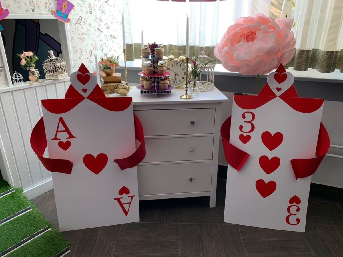 Украшения в стиле Алиса в стране чудес