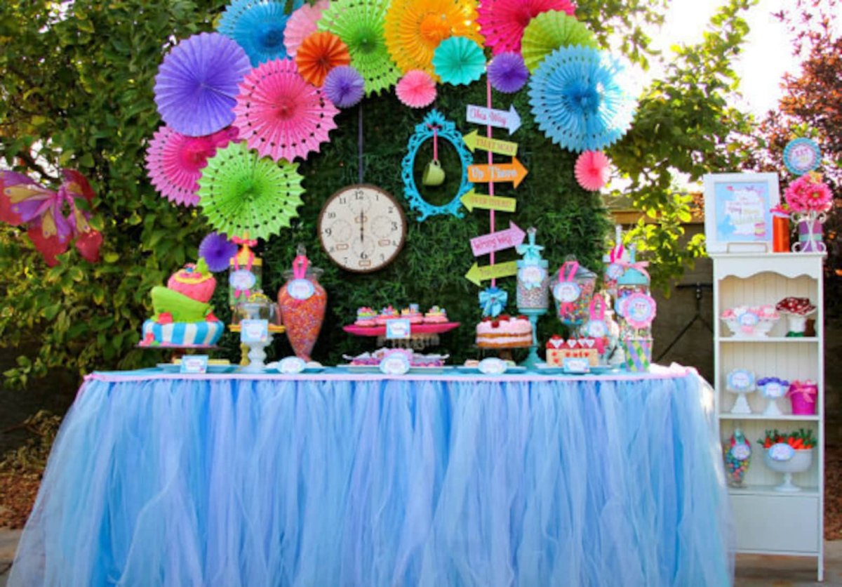 Сад украшенный для праздника