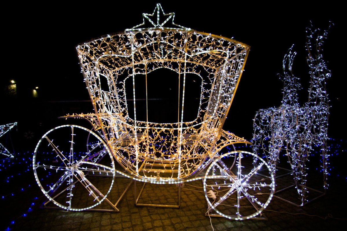 Световая фигура карета