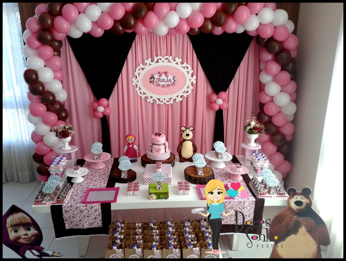 Украшение комнаты в стиле Маша и медведь