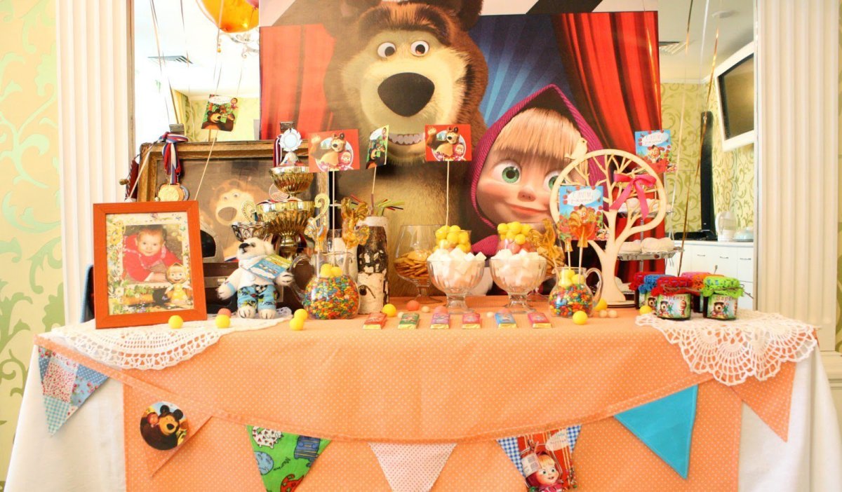 Фотозона Маша и медведь