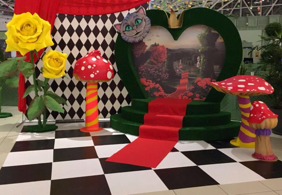 Безумное чаепитие Алиса в стране чудес декор