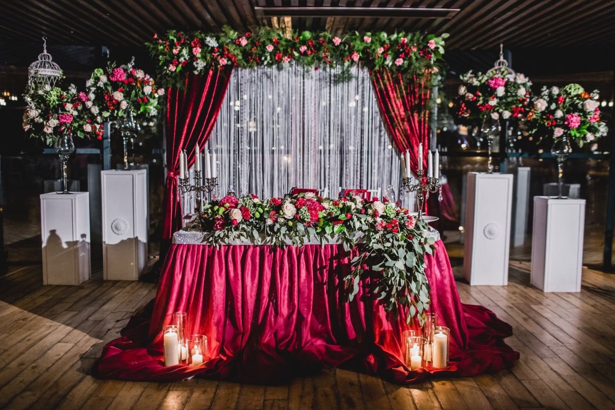 Стильное украшение шарами