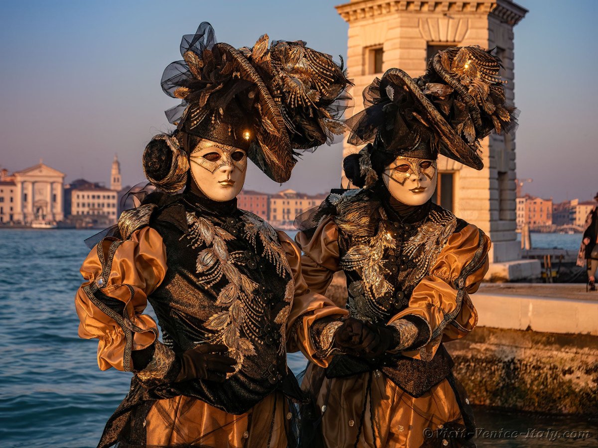 Венеция маскарад Арлекин