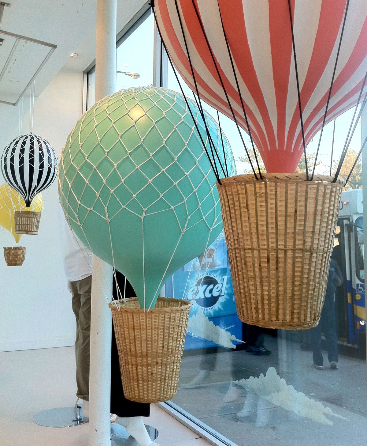 Фотозона воздушный шар с корзиной