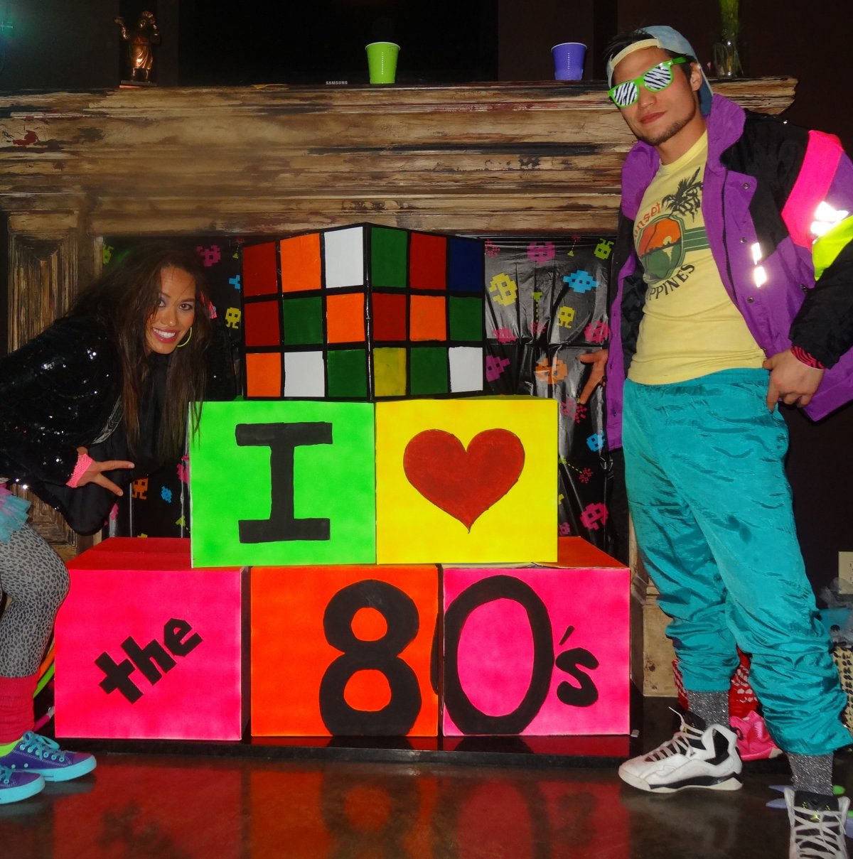 Неоновая вечеринка для детей