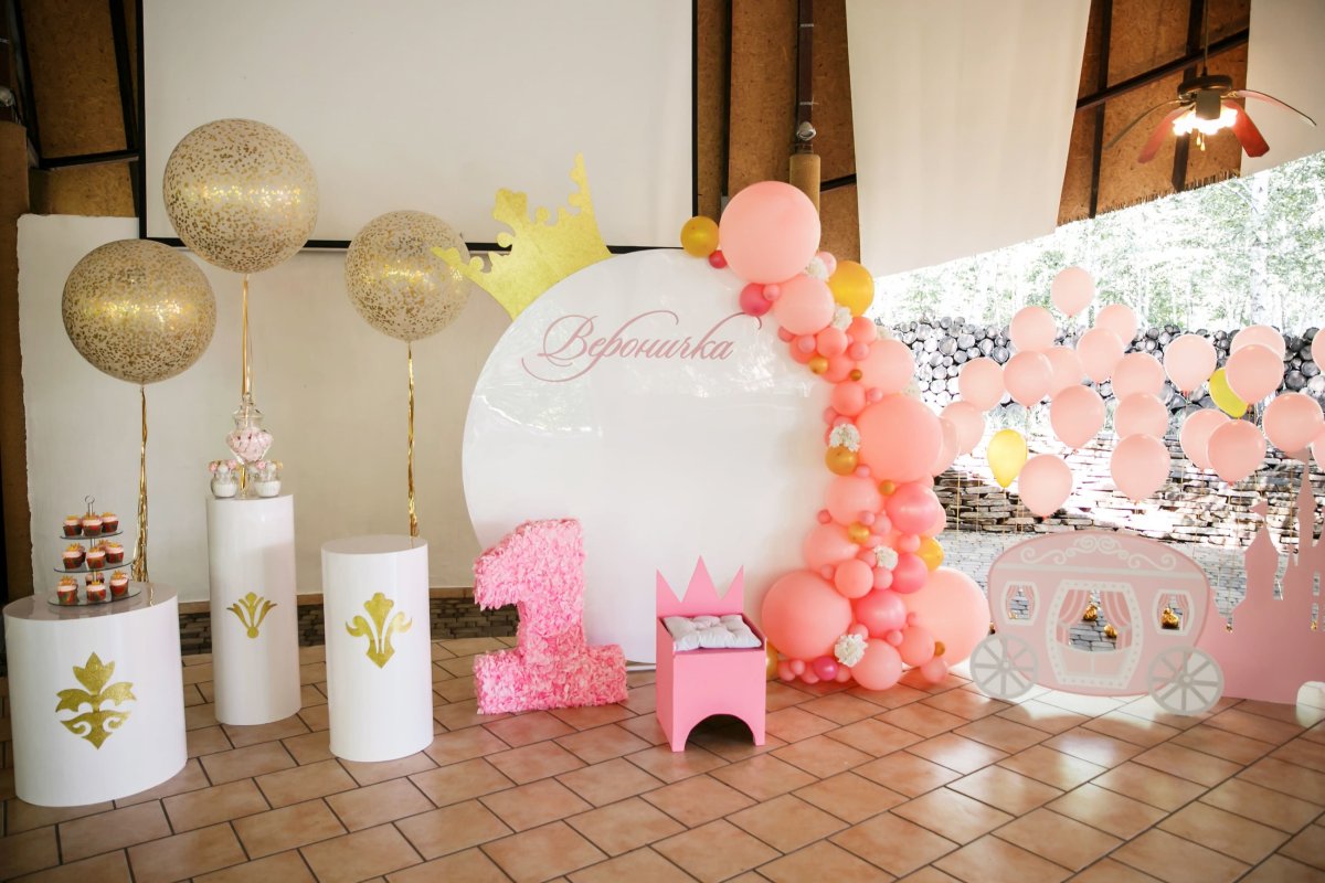 Фотозона на годик девочке