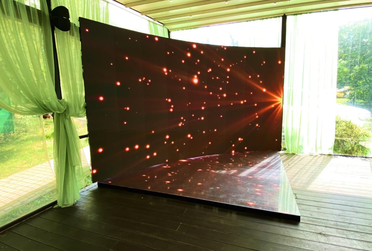 Новогодняя фотозона с ширмой