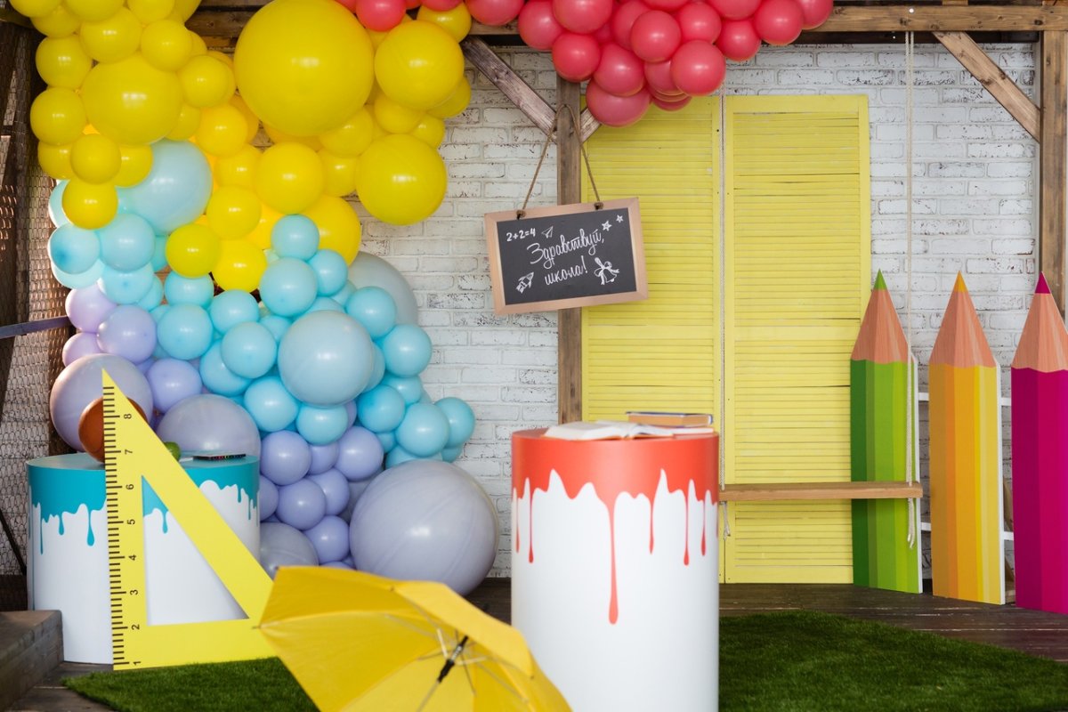 Разнокалиберная арка из шаров