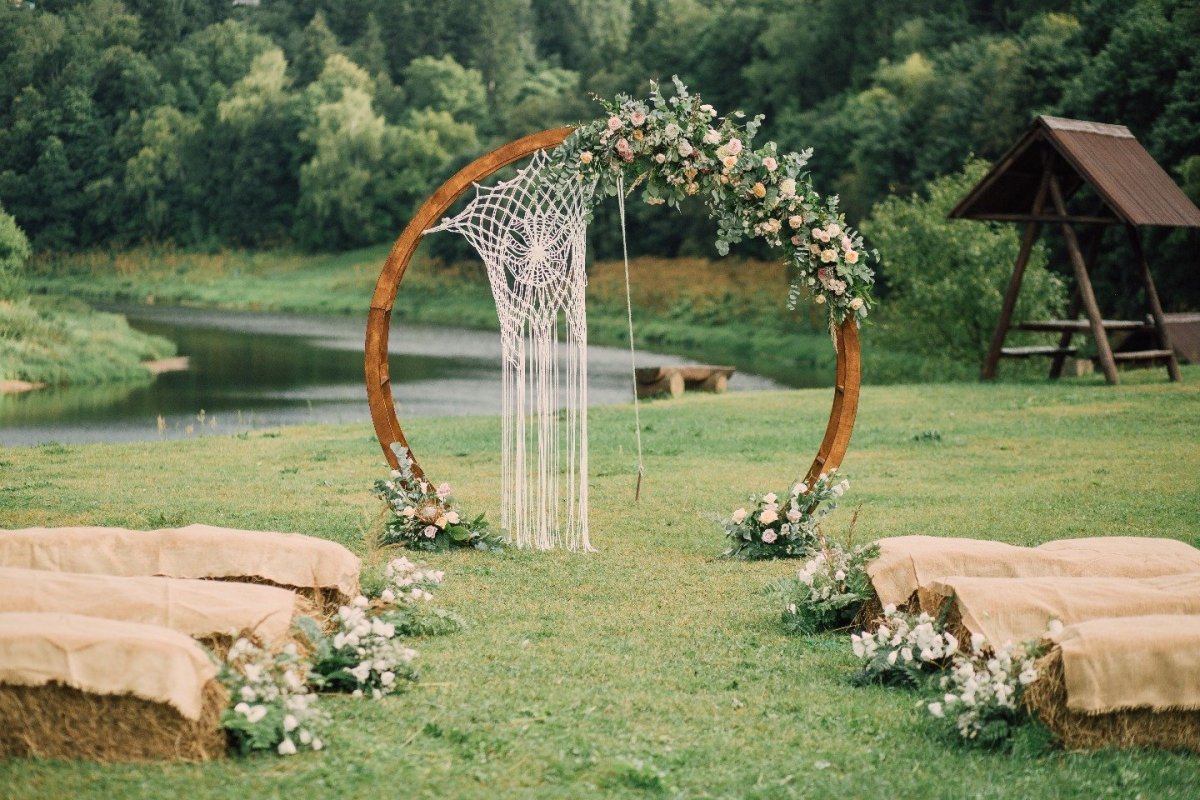 Круглая арка для выездной регистрации