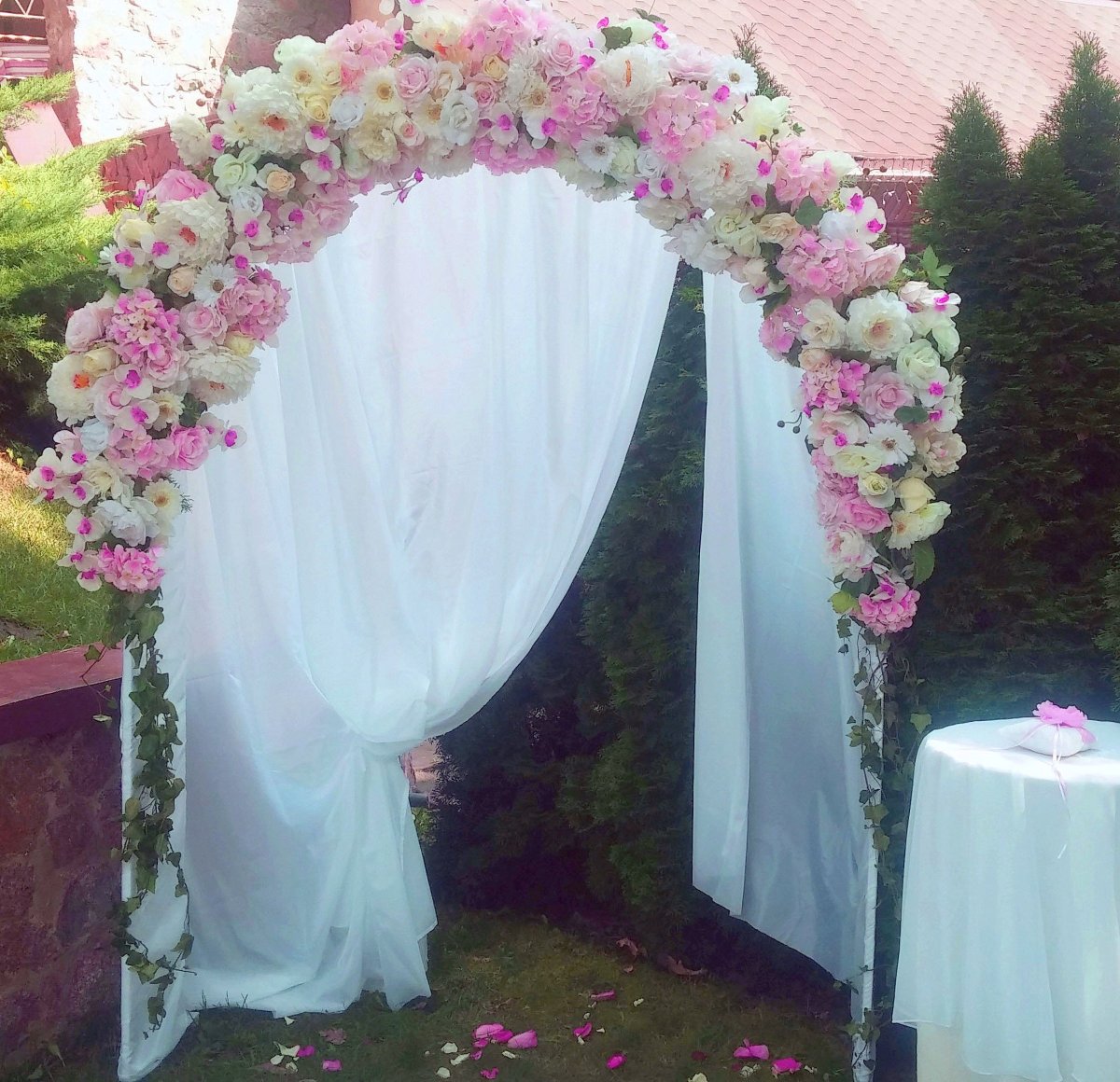 Арка для выездной церемонии