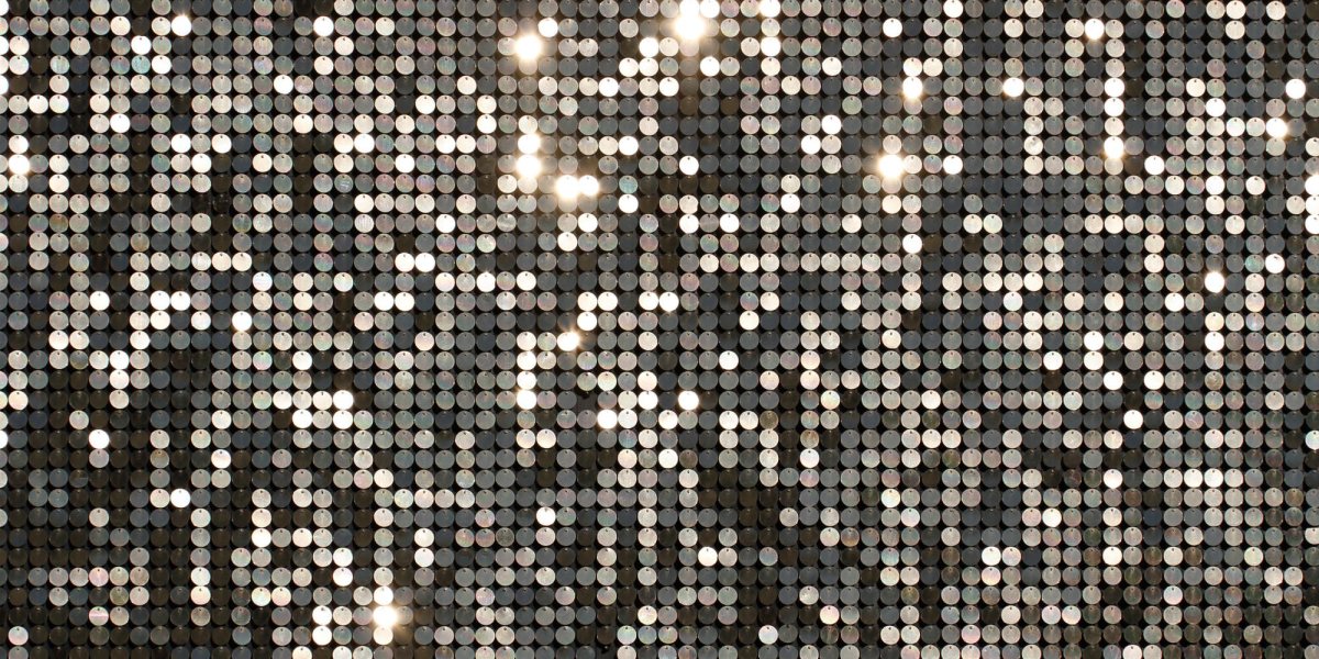 Фотозона с диско шарами