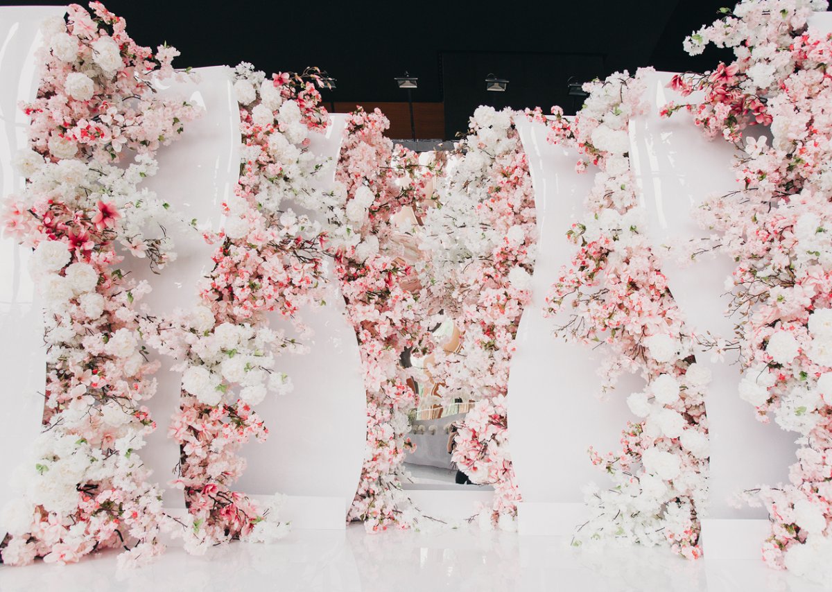 Стильная фотозона в розовом цвете