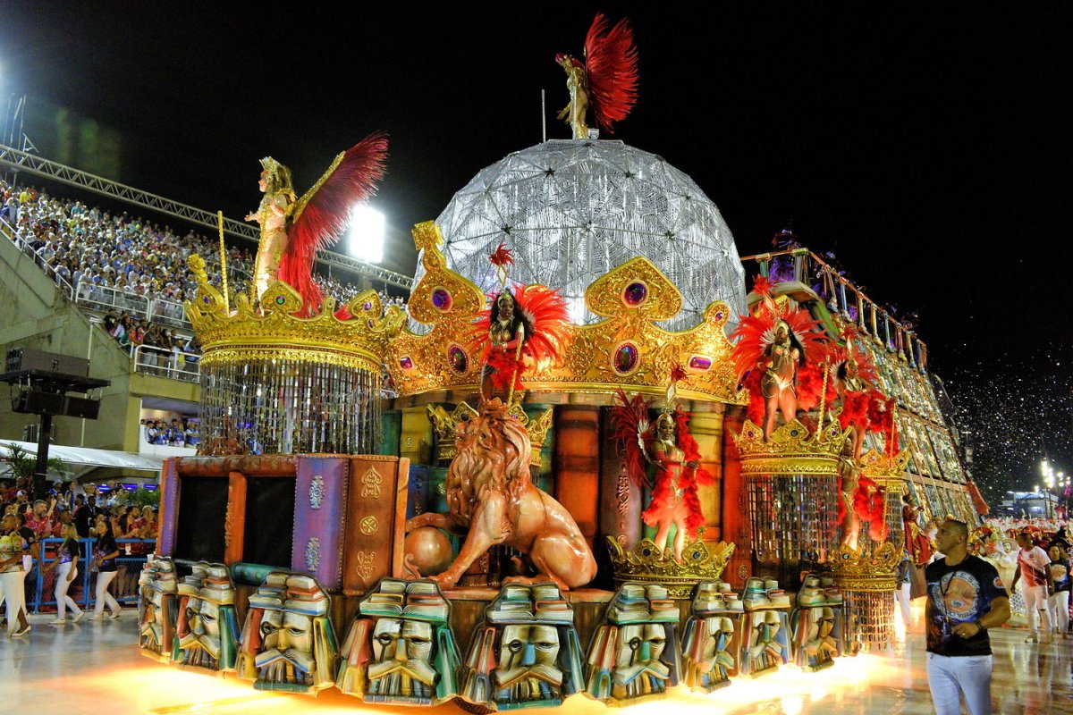 Carnival Rio Floats