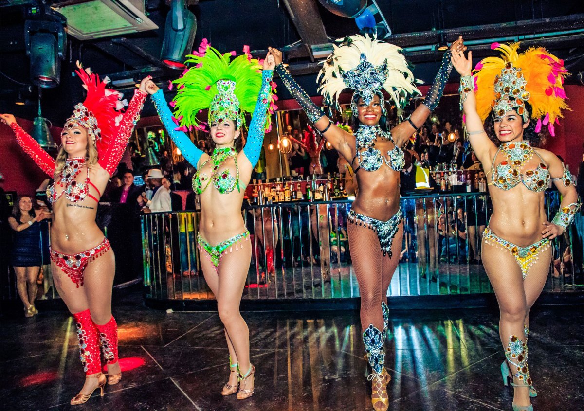 Карнавал вечеринка эро