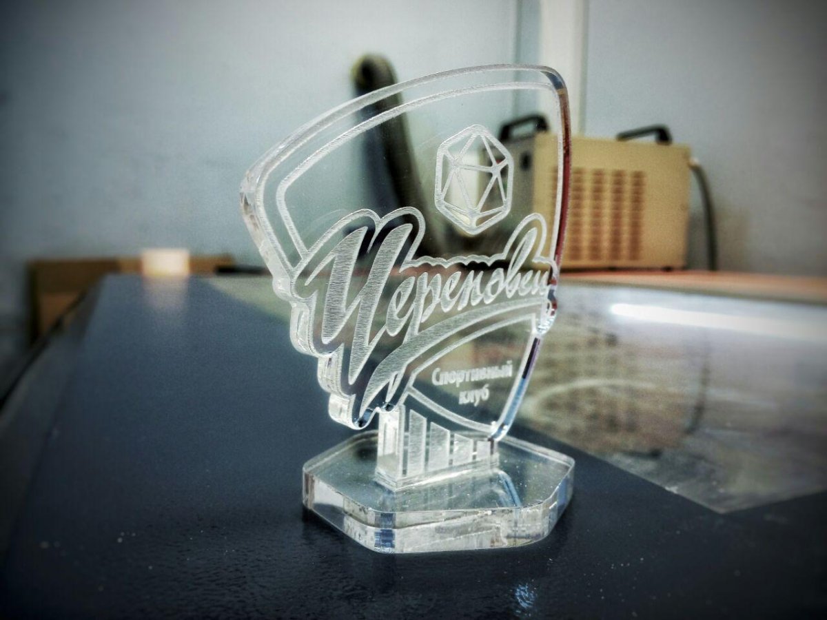 Подарок на 8 марта из оргстекла