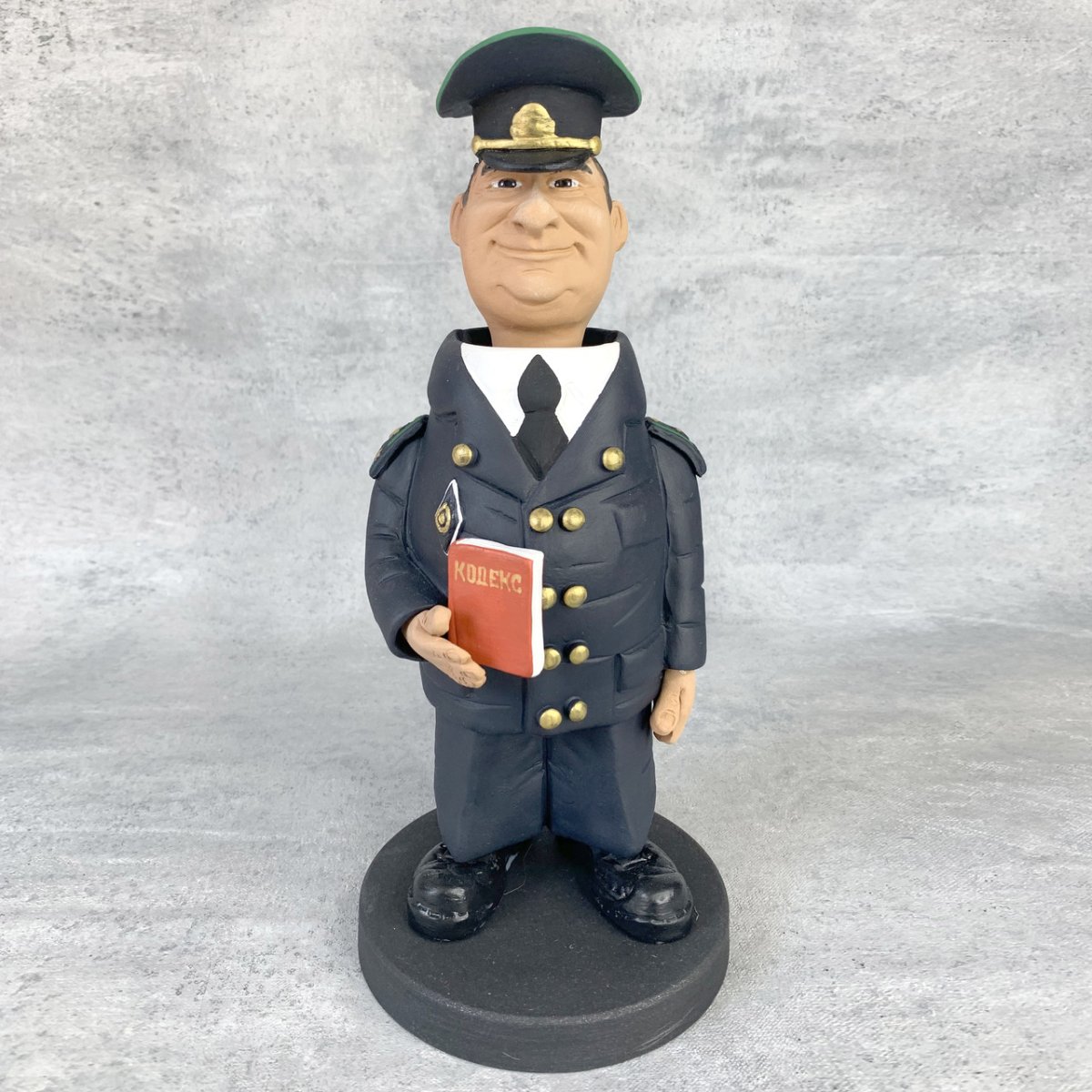 Фигурка прокурора
