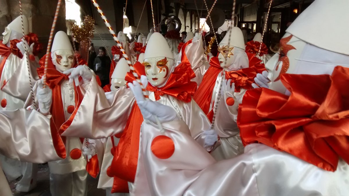 Карнавальные маски в Рио де Жанейро