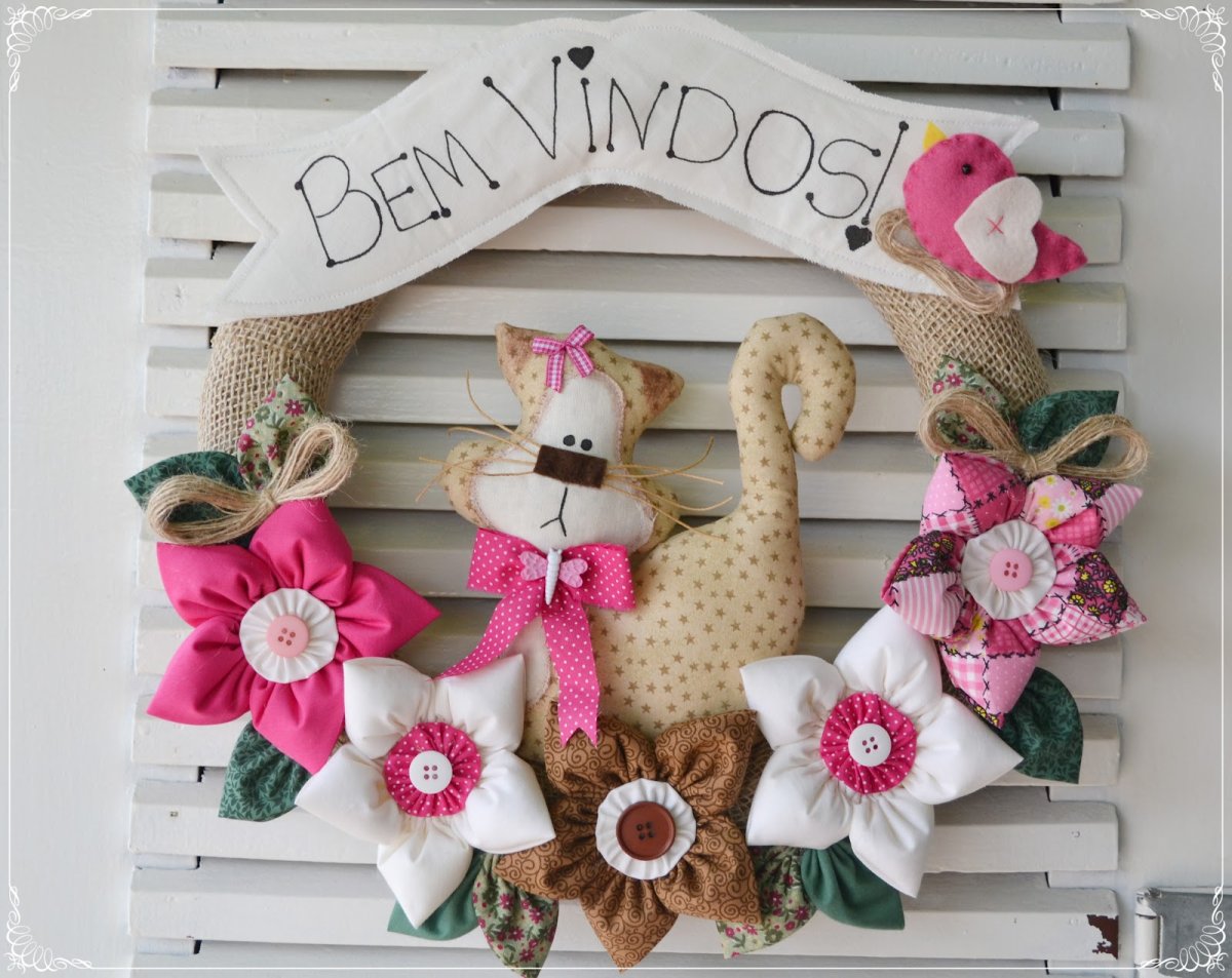 Декоративный венок из фетра