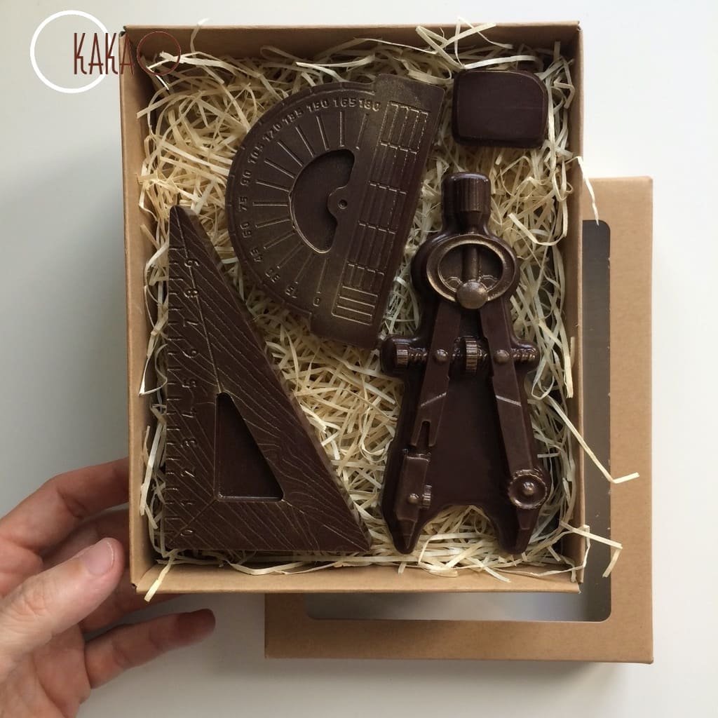 Торт в виде небоскреба