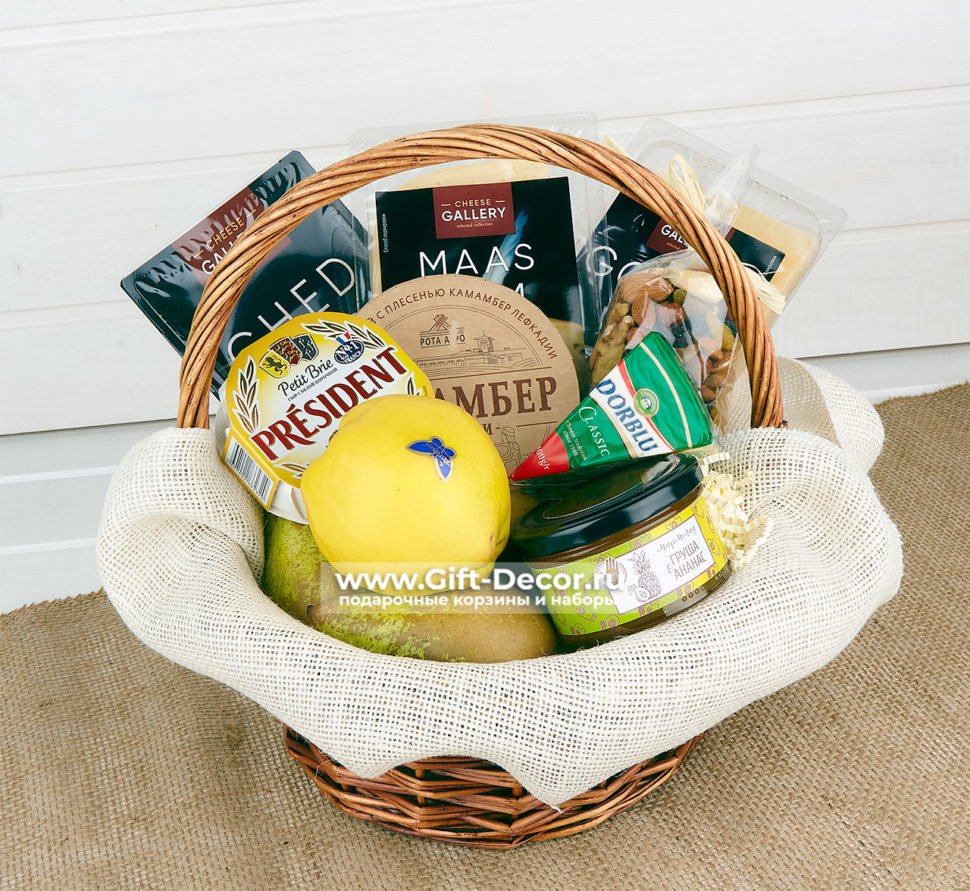 Подарочная корзина "сырная"