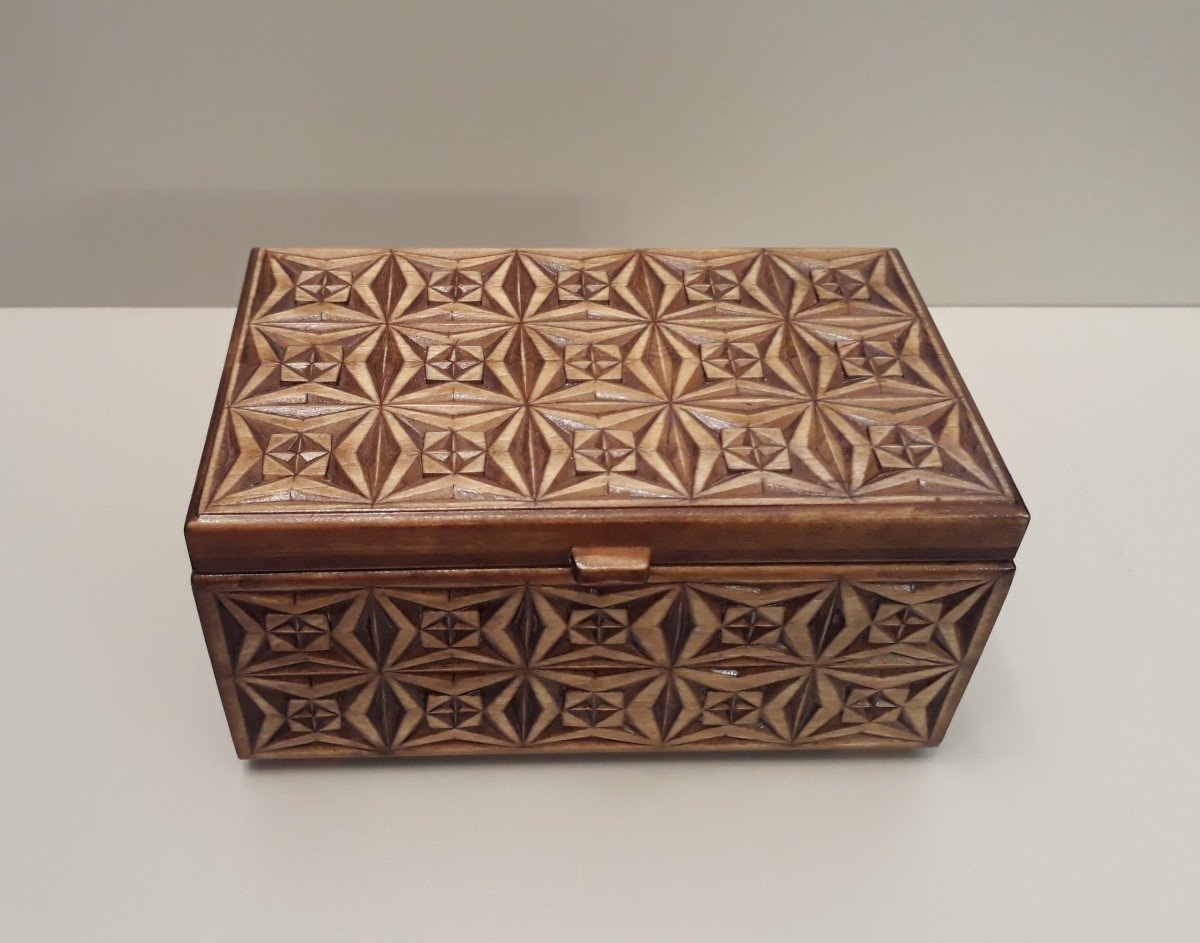 Подарок девушке из дерева