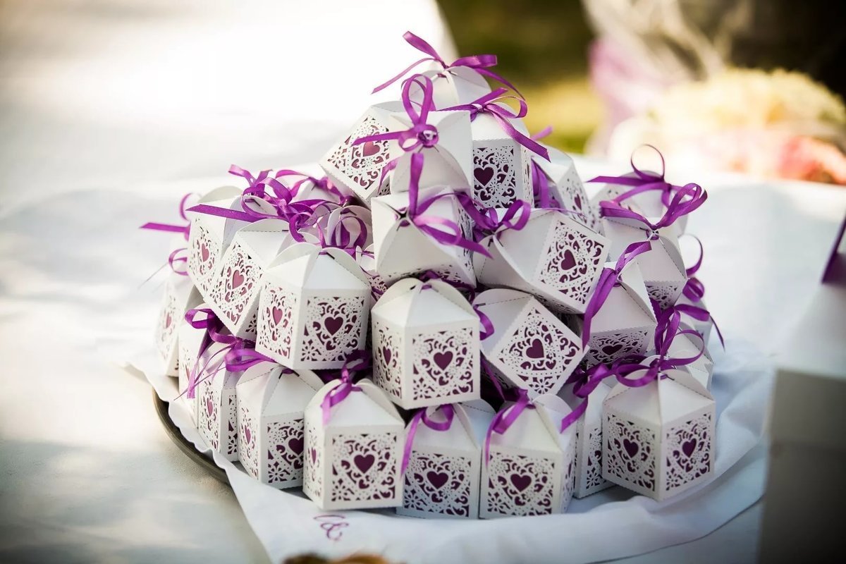 Необычные подарки гостям на свадьбе