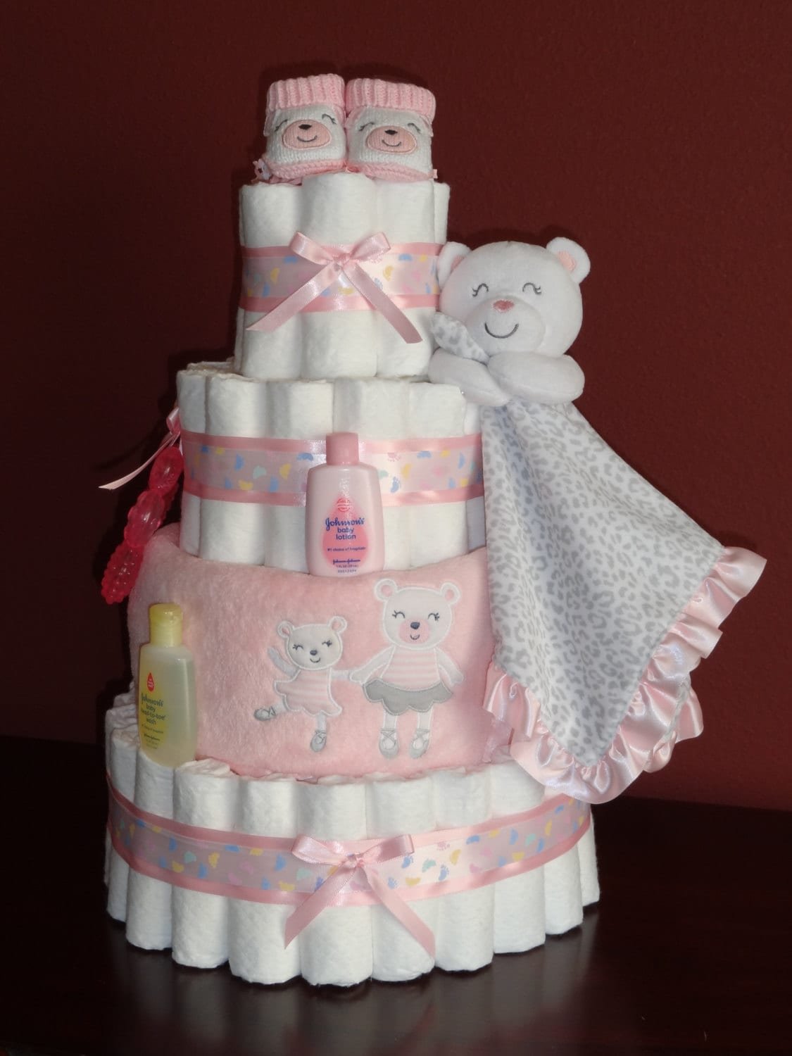 Упаковка подарка для новорожденного