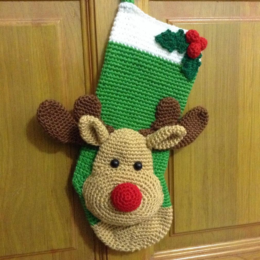 Вязаный новогодний носок для подарков крючком