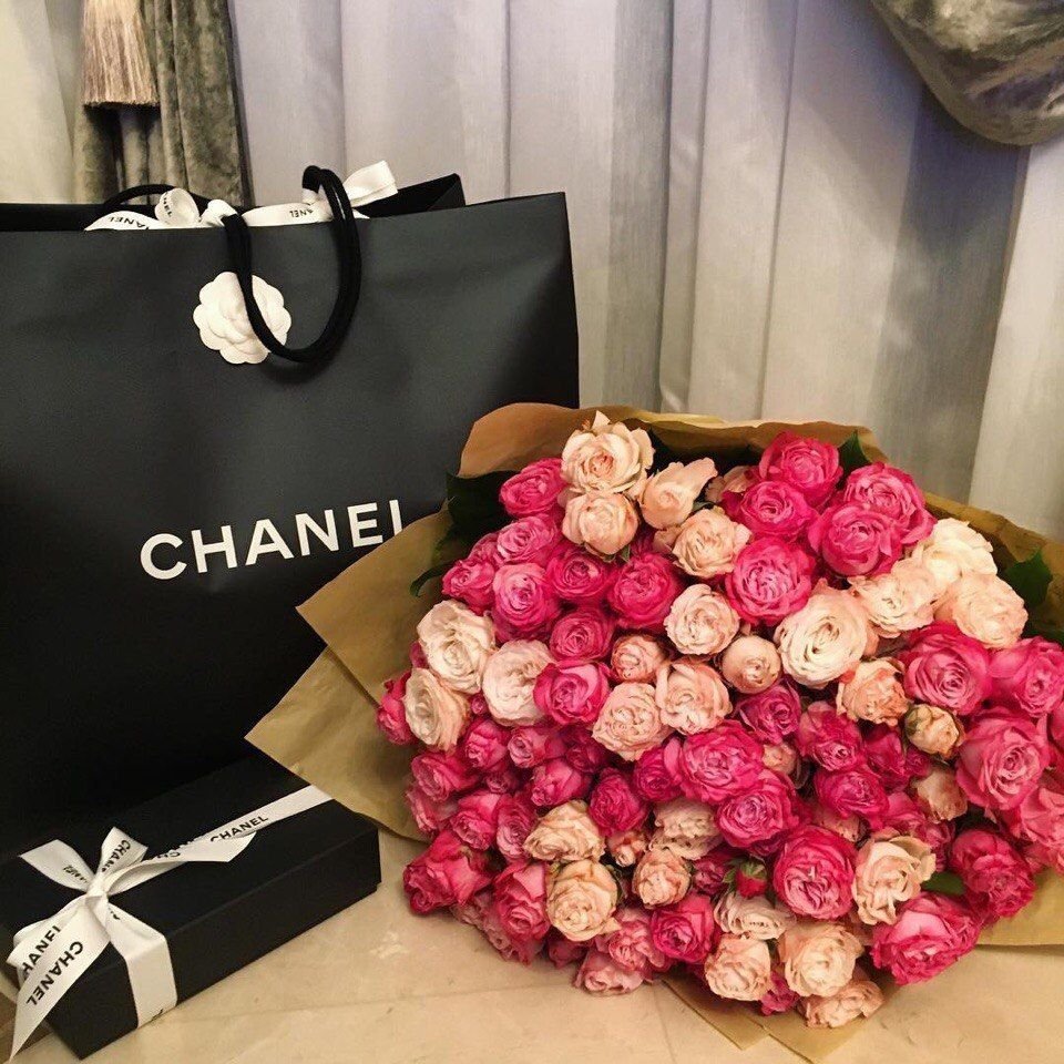 Необычные букеты в коробках