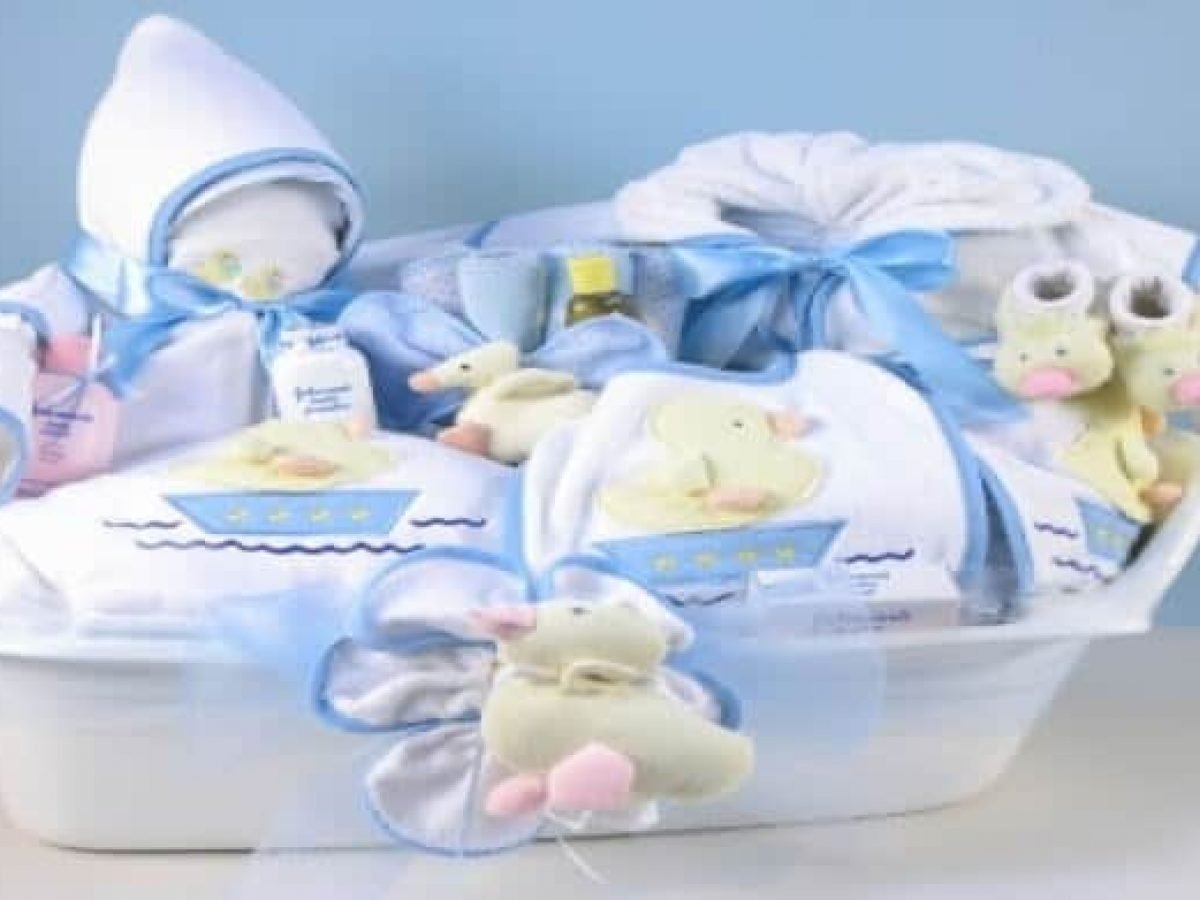 Подарок новорожденному при выписке из роддома