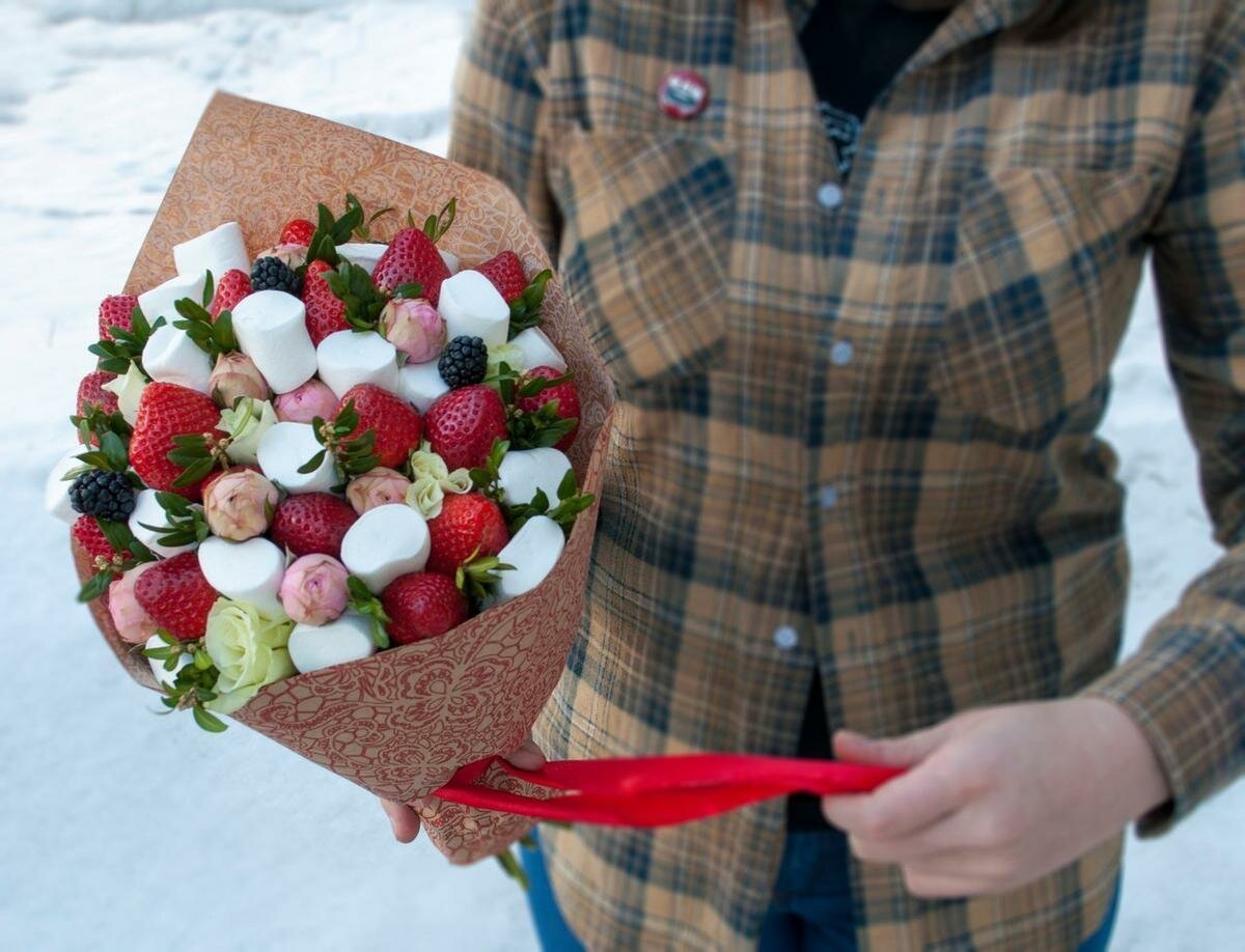Букет из орехов и сухофруктов