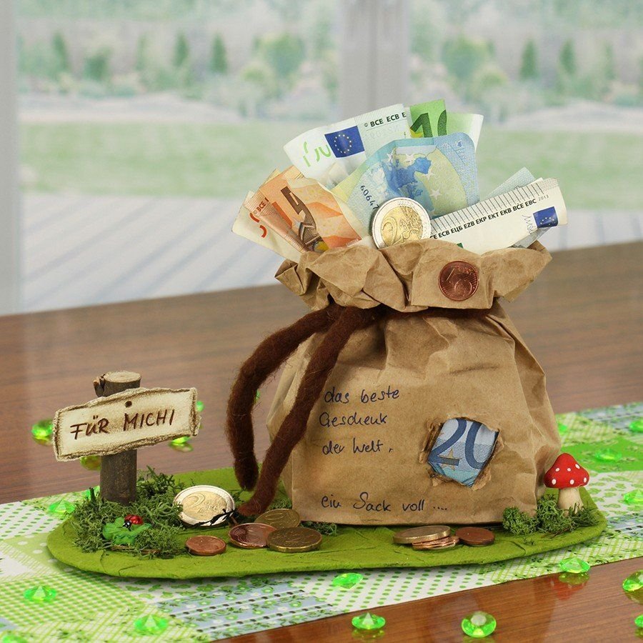 Оригинальное вручение подарка