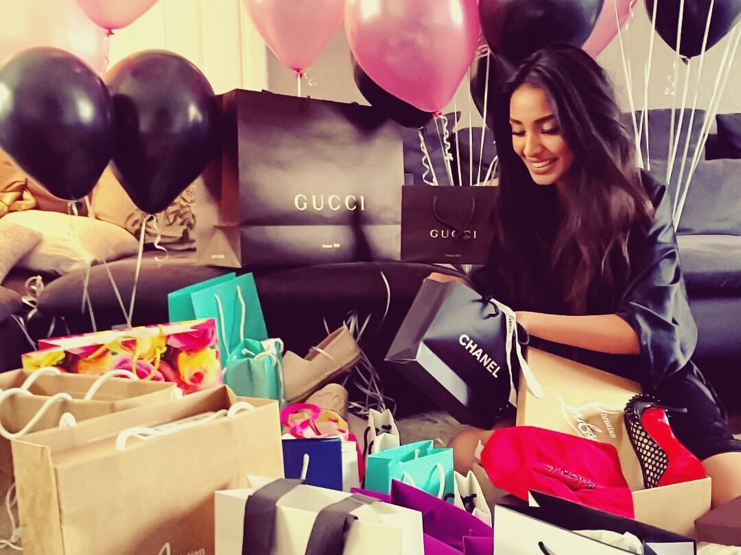 Брендовый подарок девушке