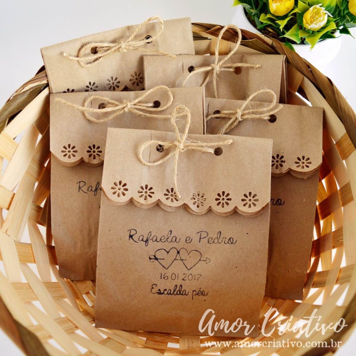 С годовщиной бумажной свадьбы