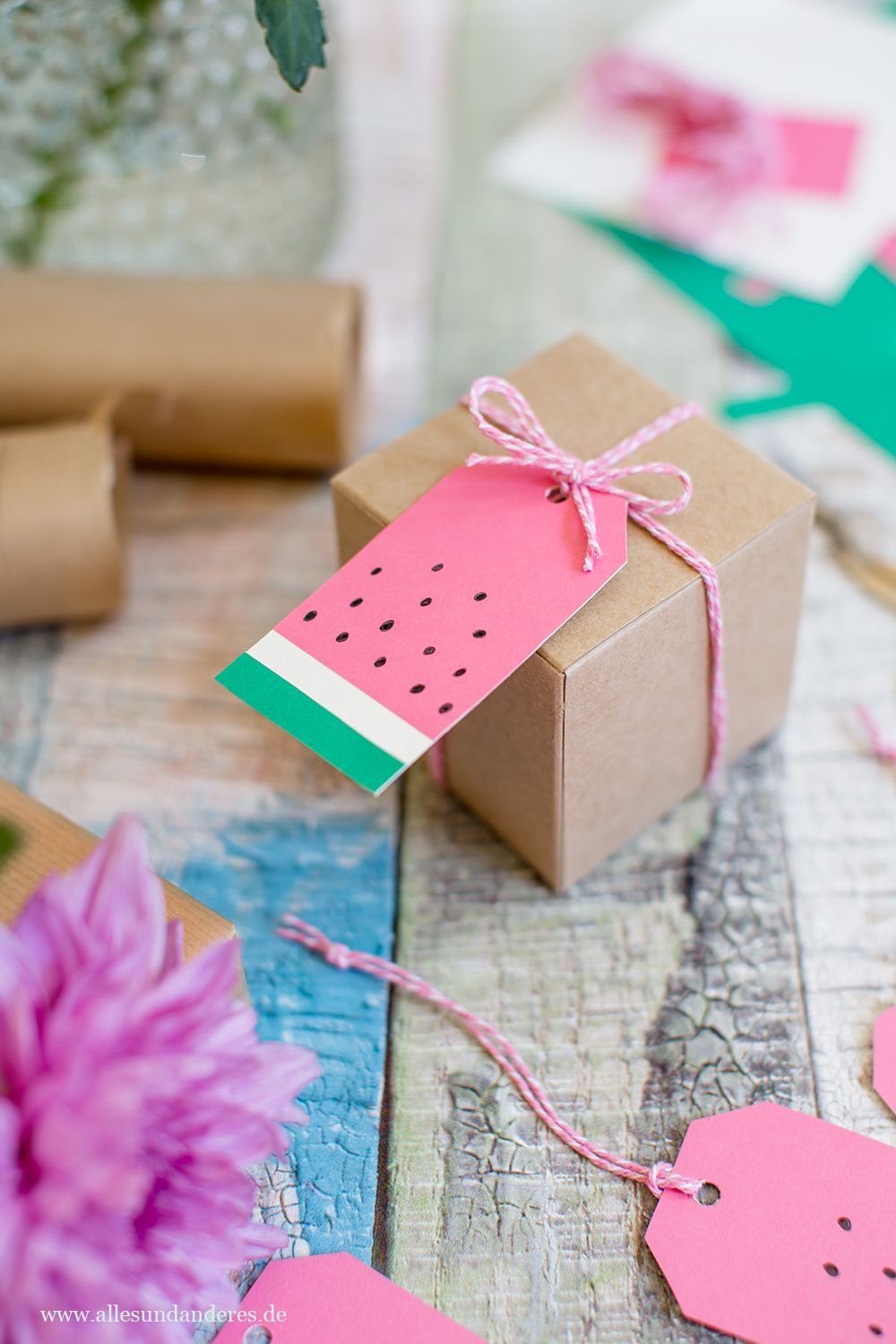 Оригинальный подарок подруге