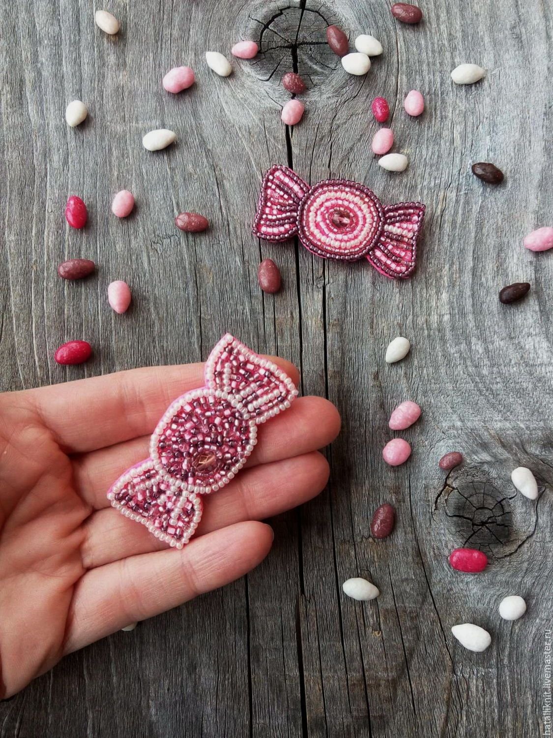 Брошки из бисера