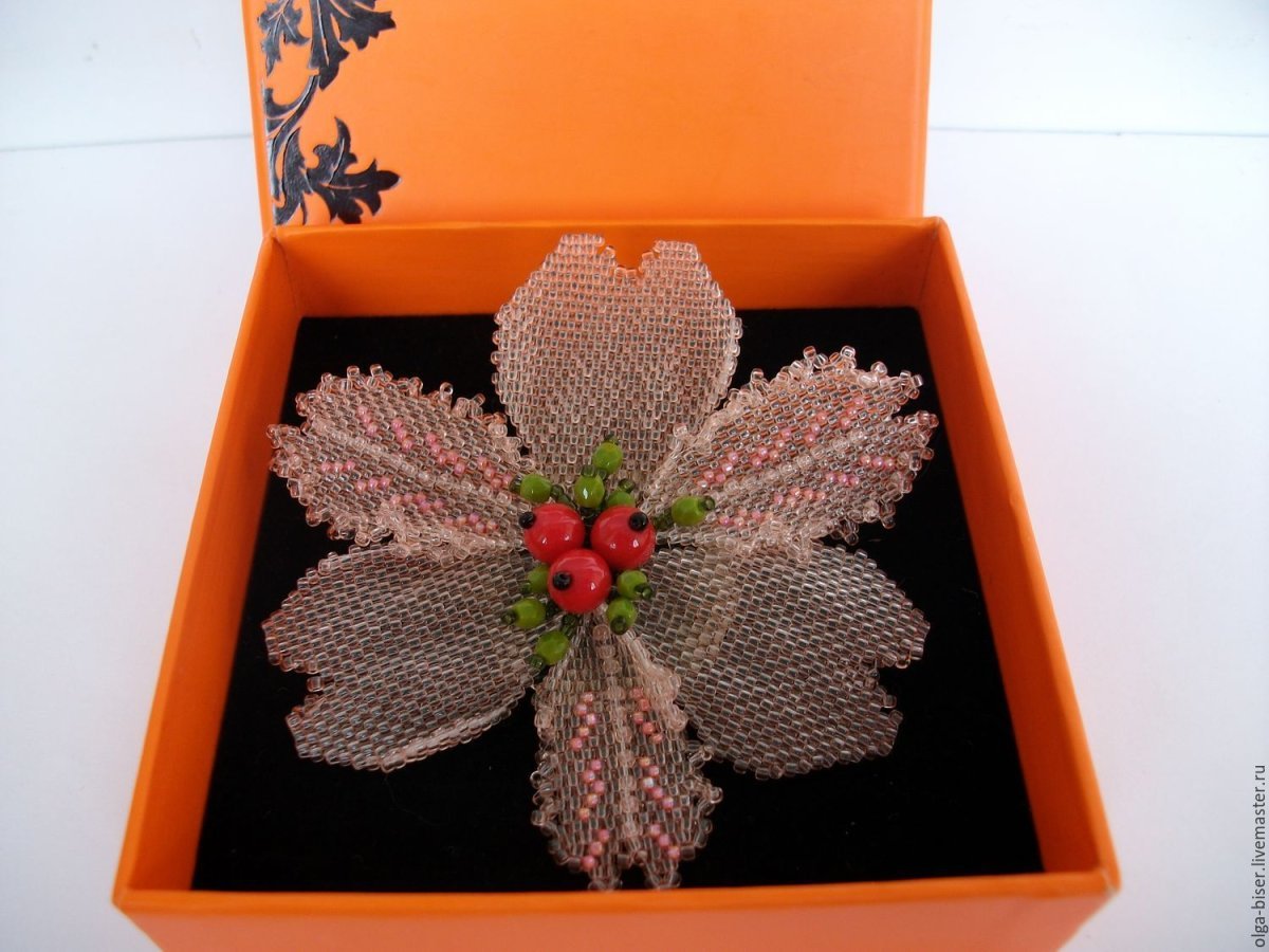 Бисероплетение брошь цветок