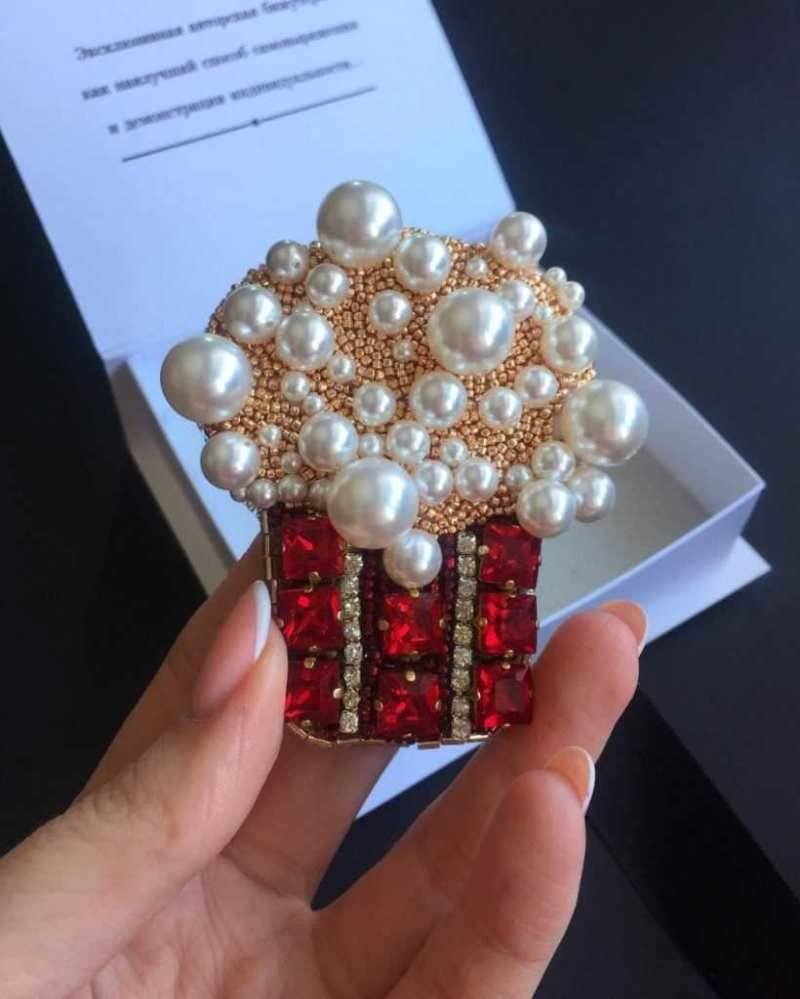 Броши из бисера и бусин