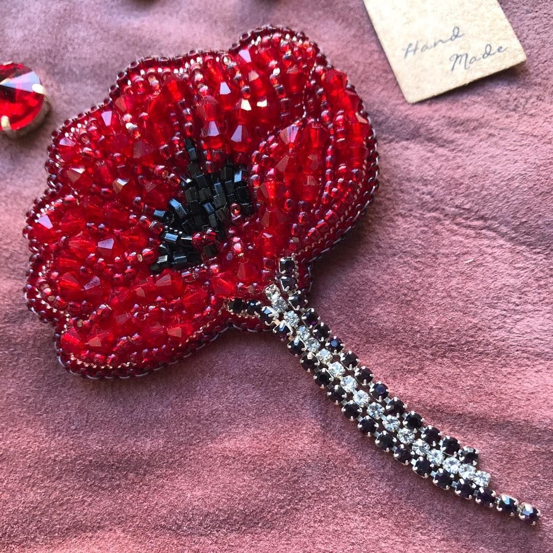 Брошь из бисера