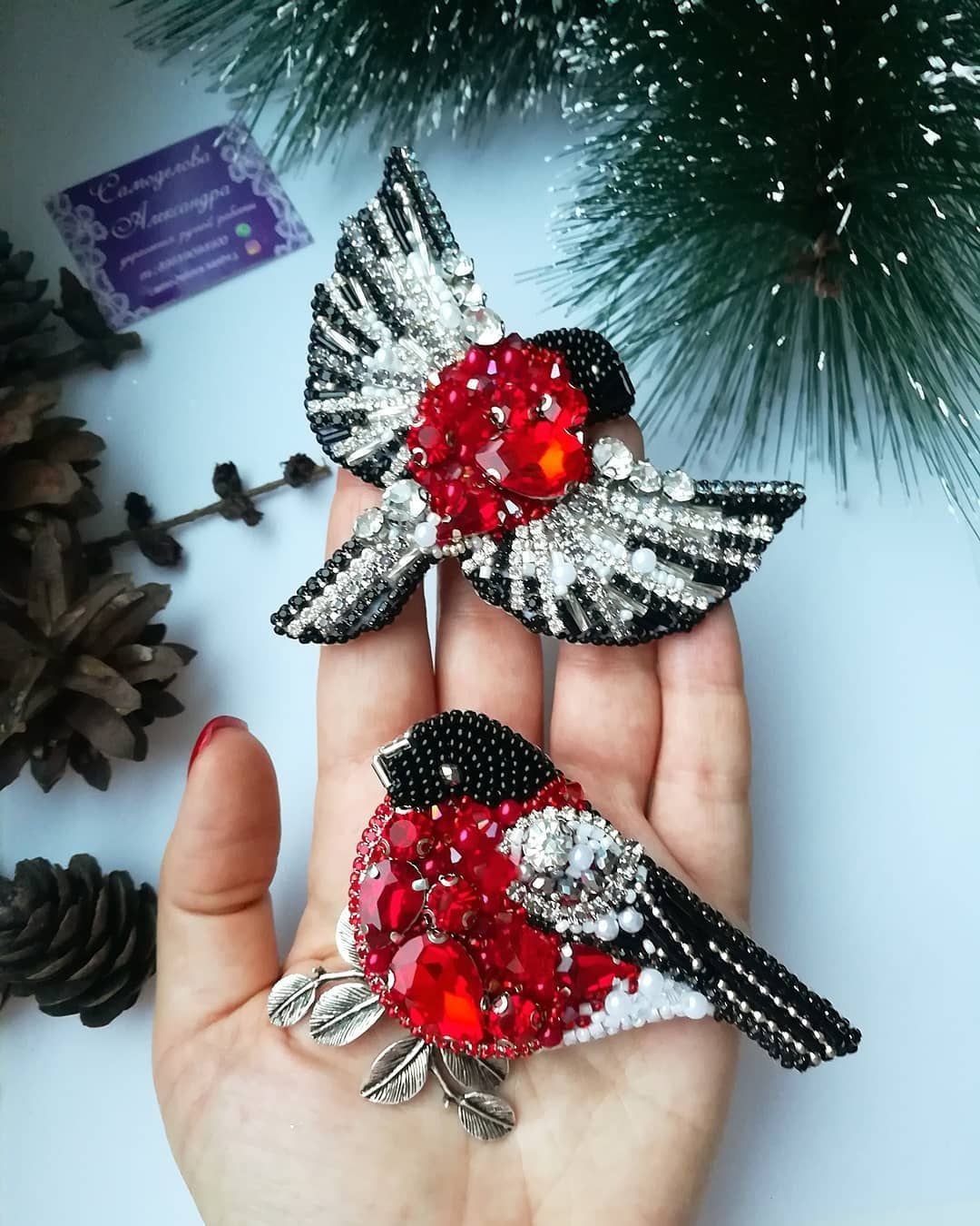 Брошь из стекляруса