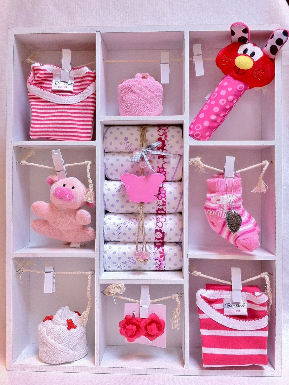 Красиво упаковать подарок для новорожденного