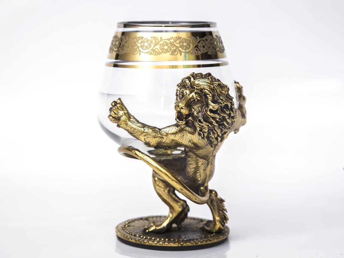 Сувенир львица