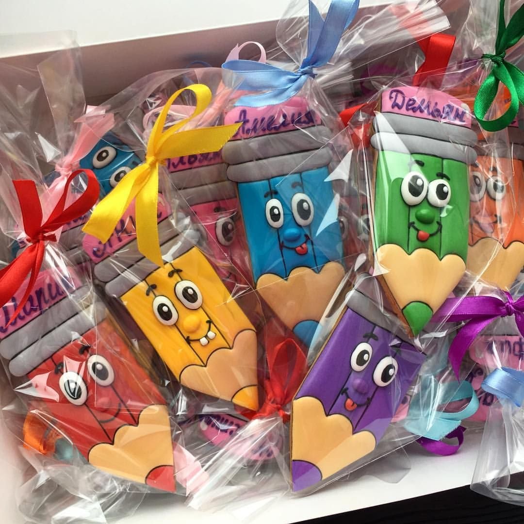 Торт из фломастеров и карандашей