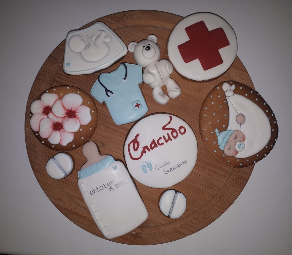 Статуэтка врача гинеколога