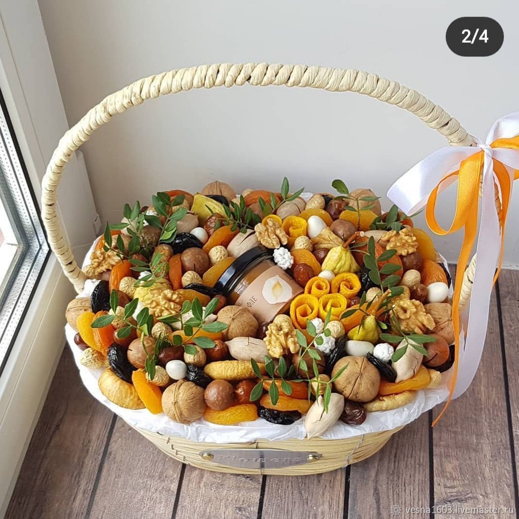 Украшения из сухофруктов