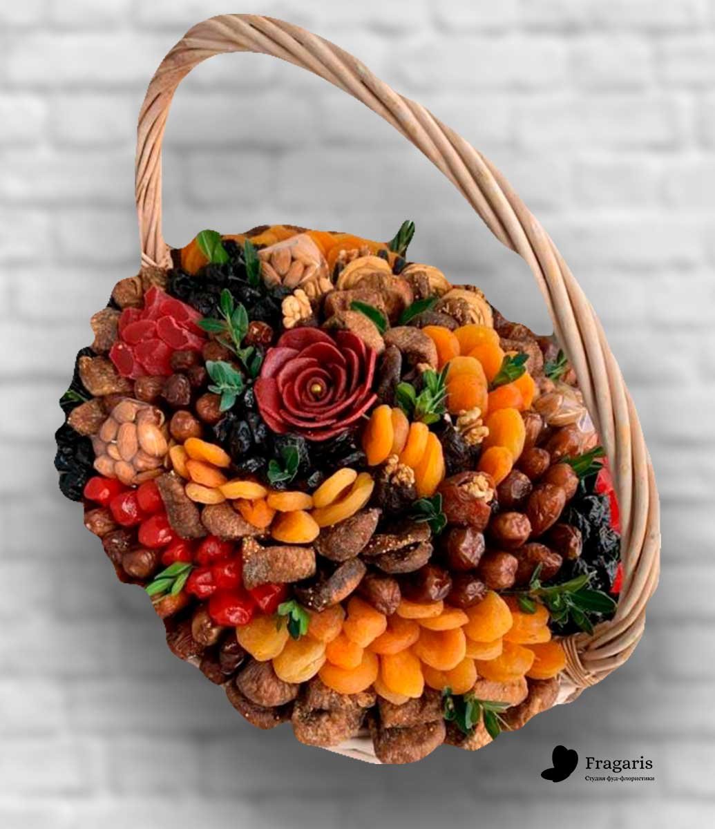 Подарочные коробки с орехами и сухофруктами