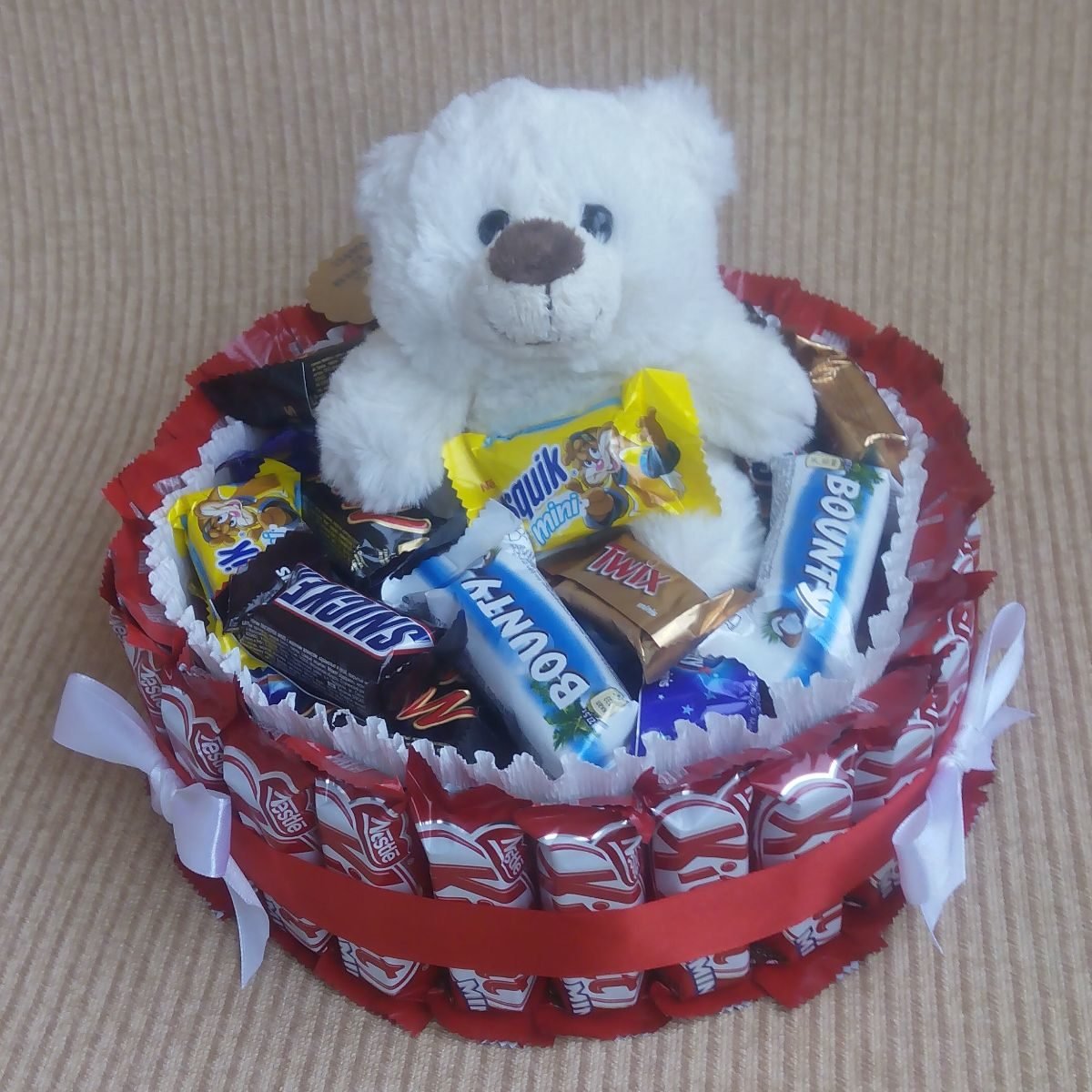 Подарочные коробки со сладостями