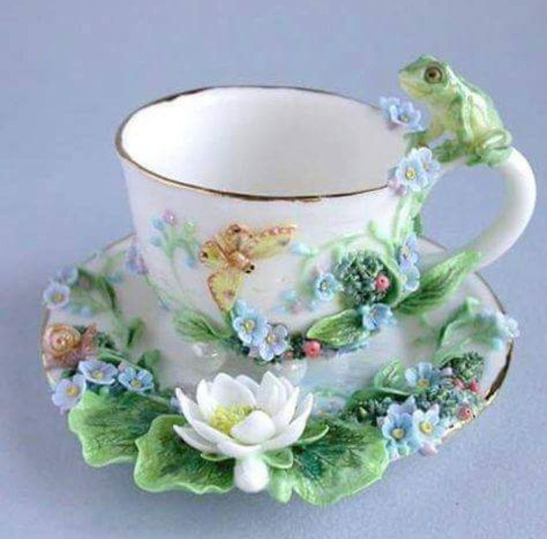 Техника фарфор. Красивая посуда. Чайные чашки с блюдцами. Чашка из фарфора. Красивые фарфоровые чашки.
