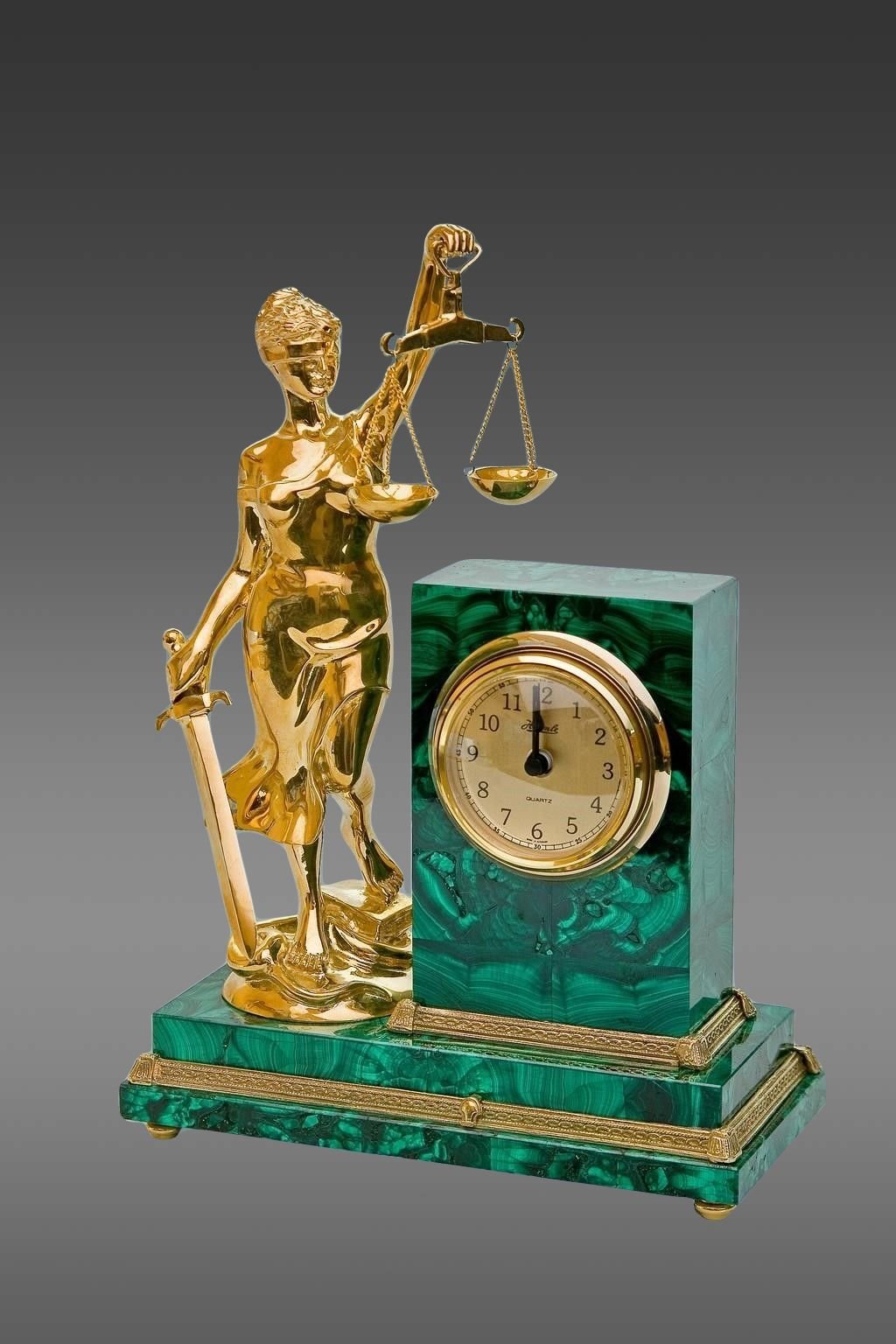 Юридические услуги женщина